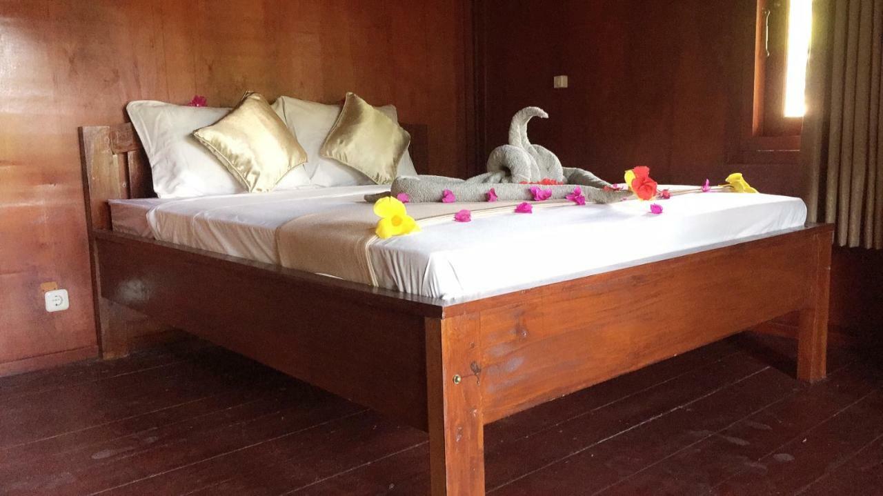 Lia Jaya Bungalows Gili Meno Exterior photo